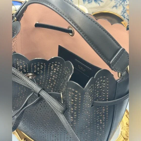 🆕 FURLA 🧿 NWOT Constanza Laser Cut Drawstring Bucket Bag, Black Leather - Picture 9 of 14